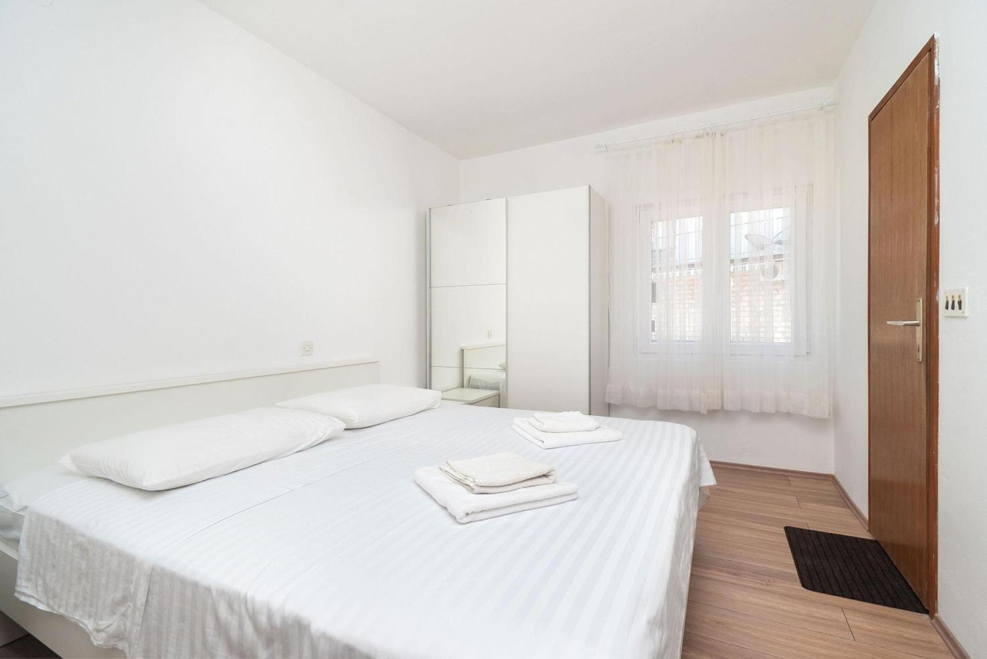 Apartment Ljuba Primošten Eksteriør bilde
